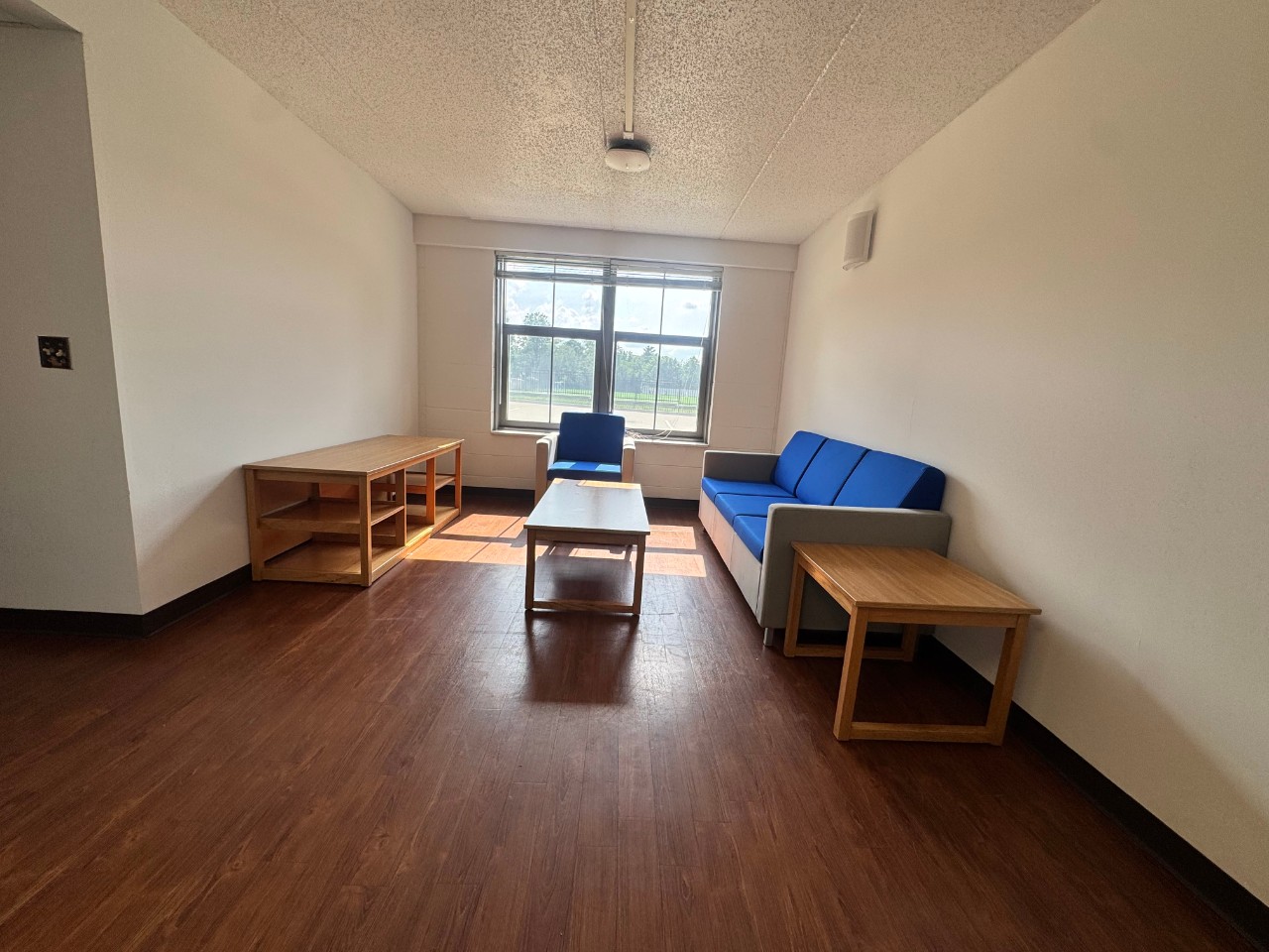 4 Bedroom Living Room