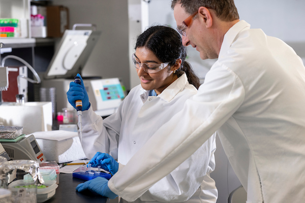 Arushi Palta conducting research in a lab